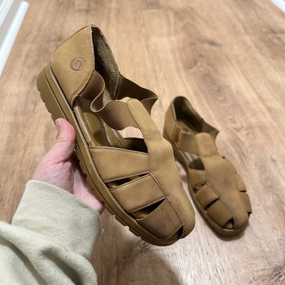 EARTH | Women's Tan Leather Elastic Strappy‎ Fisherman Cadged Sandals, Size 6.5